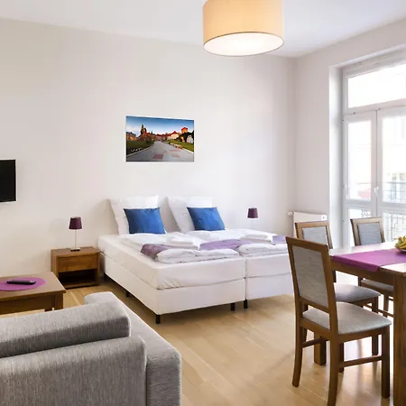 Hotel apartamentowy Emaus 3*