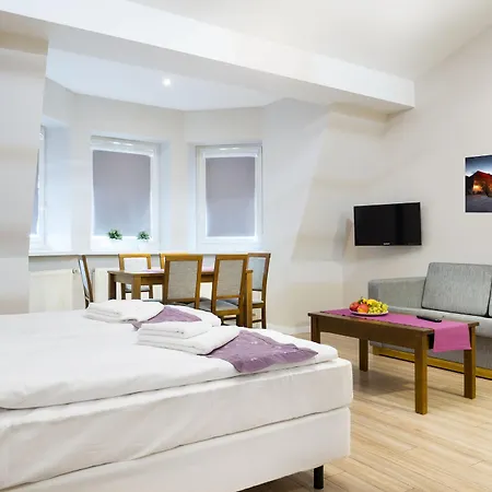 Emaus Aparthotel 3*