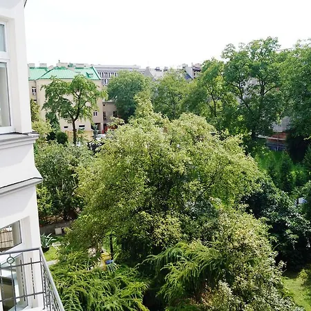 Emaus Aparthotel 3*