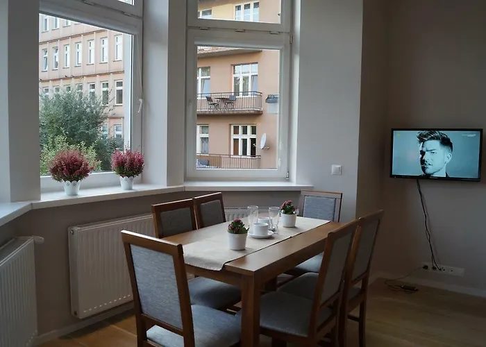 Emaus Hotel apartamentowy 3*